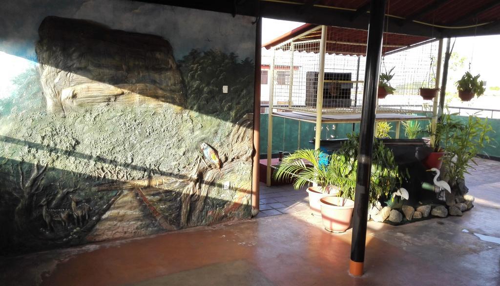 Hotel 100 Dehiwala-Mount Lavinia Buitenkant foto